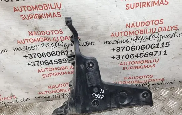 Rear bumper mounting bracket