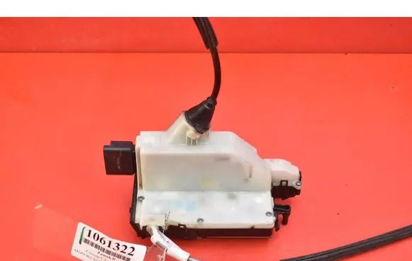 Citroen C4 II Picasso Rear door lock 9685351980