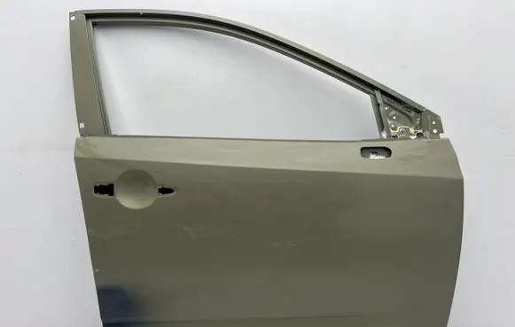 Nissan Qashqai J12 Front door SULIK1
