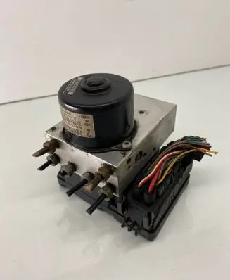 Volvo V70 ABS Pump 8671224 5WK84002 10092504033