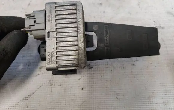 Glow plug pre-heat relay