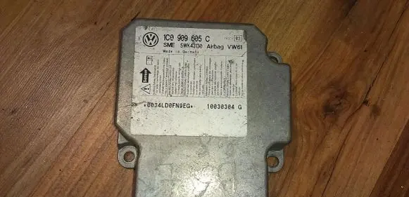 Volkswagen PASSAT B5.5 Airbag control unit/module 1C0909605C 5WK43130
