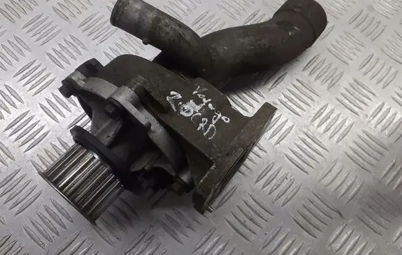 Chrysler Grand Voyager IV Water pump VKPC85505