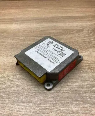 Volkswagen Golf IV Seat belt adjustment motor 1J0909609 5WK42800