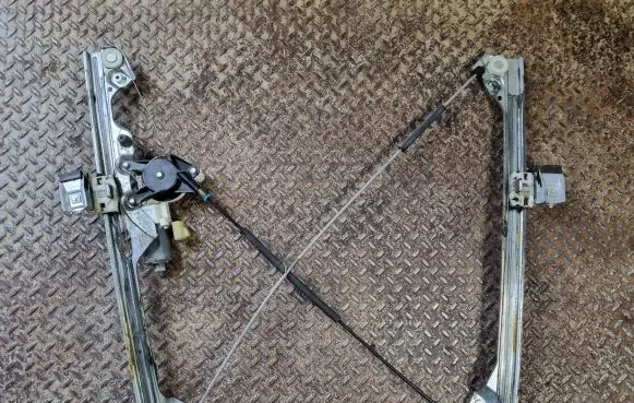 Cadillac Escalade Front door window regulator with motor 15880566 0130822290