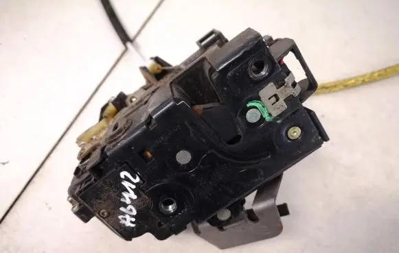 Audi A6 S6 C5 4B Rear door lock 4b0839015g