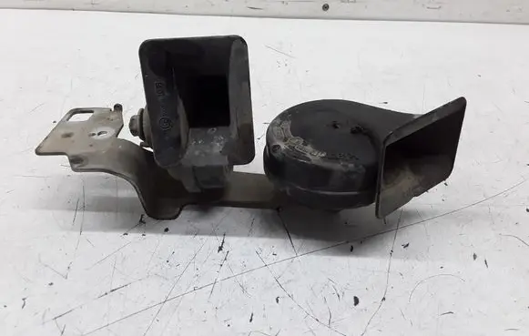 BMW 5 E60 E61 Horn signal 0092018