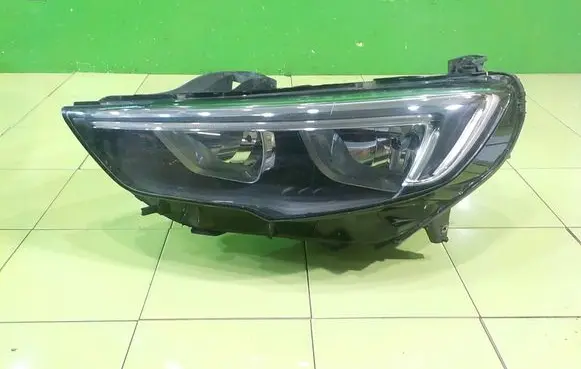 Opel Insignia B Headlight/headlamp 662588537