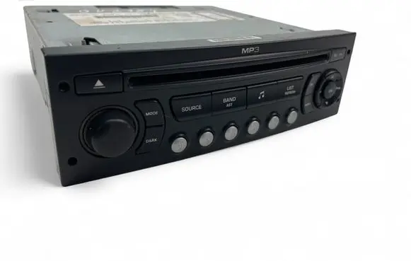 Radio/CD/DVD/GPS head unit