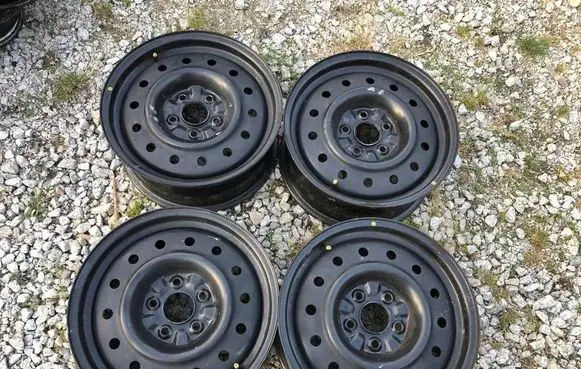 Nissan Primera R16 steel rim 40300AV600