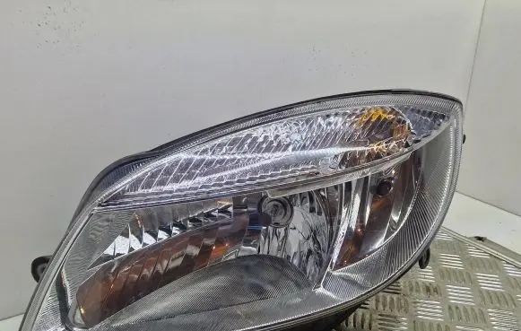 Skoda Fabia Mk2 (5J) Headlight/headlamp 1090068 20B502