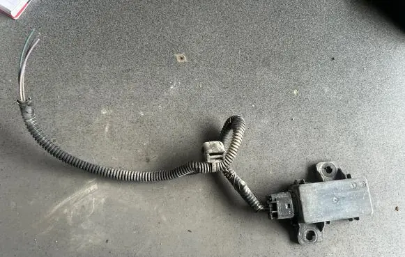 Opel Insignia A Tire pressure control unit 39047085 DATE16W16