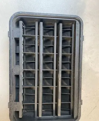 BMW X5 E70 Quarter panel pressure vent 64228377280