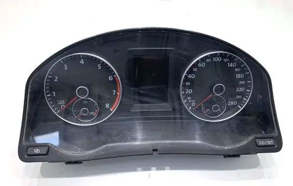Volkswagen Scirocco Speedometer (instrument cluster) 1K8920861B