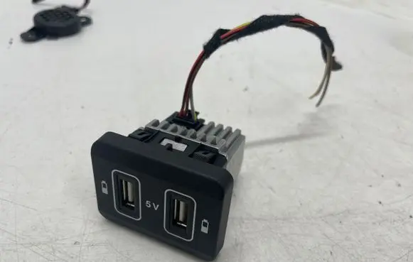 Mercedes-Benz C W205 USB socket connector A2058207001