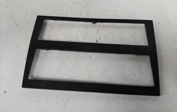 Radio/GPS head unit trim