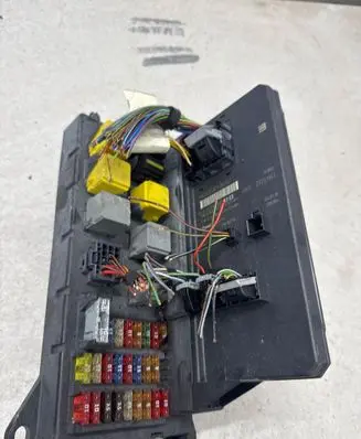 Mercedes-Benz Sprinter W906 Fuse module A9069006303 A9069024301 A9069017501