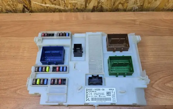 Volvo S60 Fuse module 3659AF01125TP