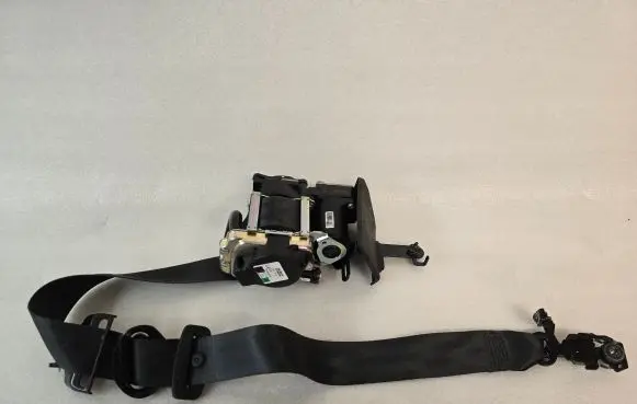 Volvo S60 Front seatbelt 32131279