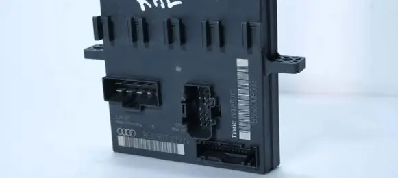 Audi A4 S4 B7 8E 8H Comfort/convenience module 8E0907279N