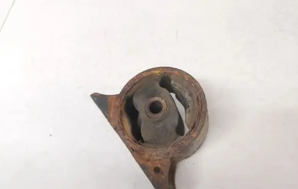Volvo S40, V40 Engine mount bracket 30857679