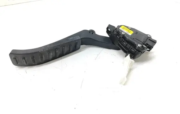 Porsche Cayenne (92A) Accelerator throttle pedal 7L0723507D 6PV00802624