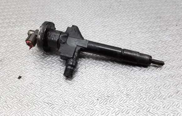 Fuel injector
