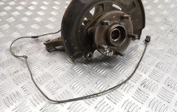 Toyota RAV 4 (XA30) Front wheel hub