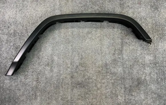 Mercedes-Benz G W463 2nd Gen Front arch trim A4638810400 L814