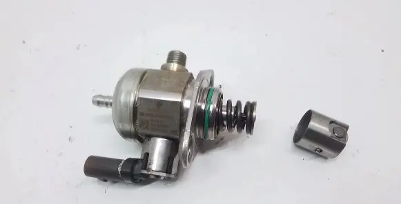 Porsche 911 991 Fuel injection high pressure pump 9A211031501