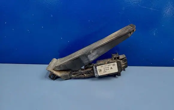 Volkswagen Golf V Accelerator throttle pedal 1K1721503P