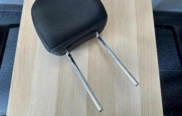 Hyundai i20 (GB IB) Front seat headrest 