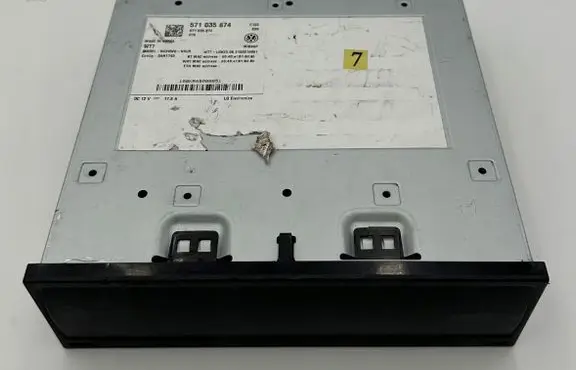 Volkswagen Tiguan Navigation unit CD/DVD player 571035874