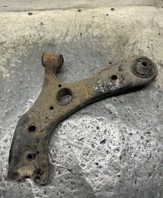 Toyota Auris 150 Front lower control arm/wishbone