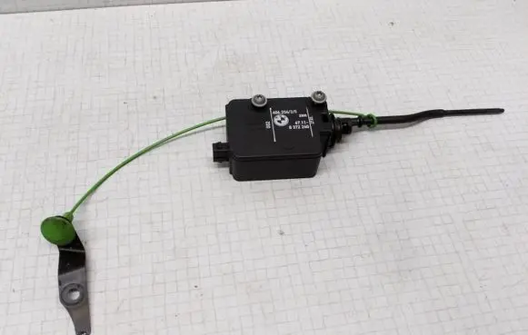 BMW 3 E46 Central locking motor 67118372240