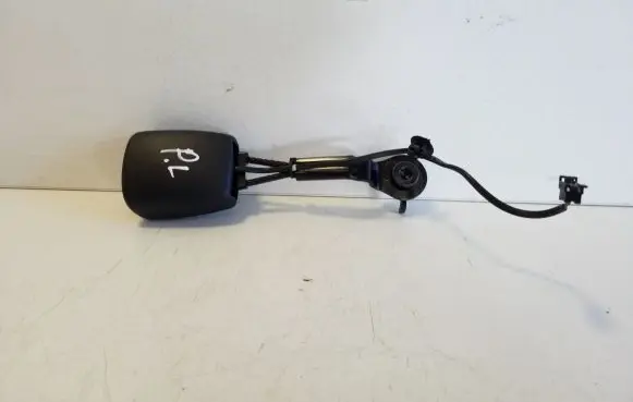 Front seatbelt buckle