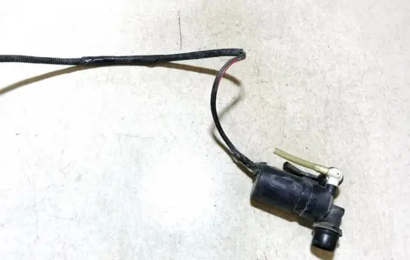 Renault Megane II Windscreen/windshield washer pump