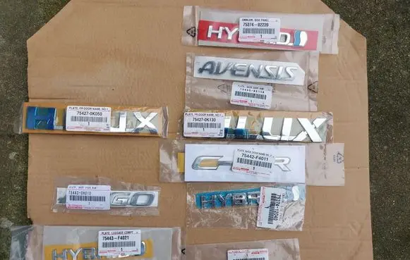 Toyota Hilux (AN120, AN130) Other badges/marks