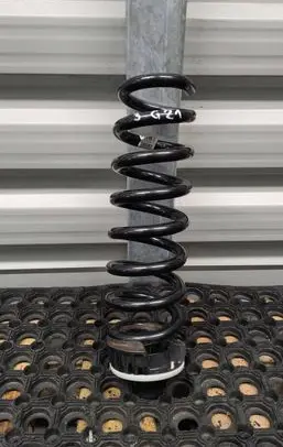 BMW 3 G20 G21 Rear coil spring 6898642
