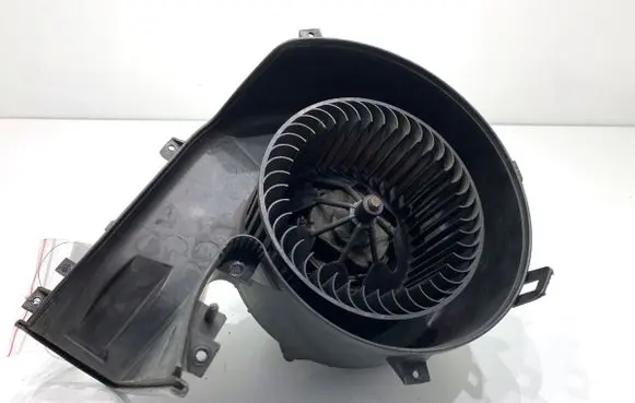 Opel Vectra C Heater fan/blower 985852T