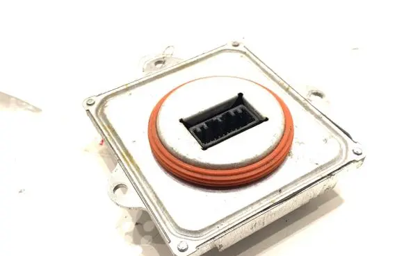 Honda CR-V Voltage converter/converter module L90137998