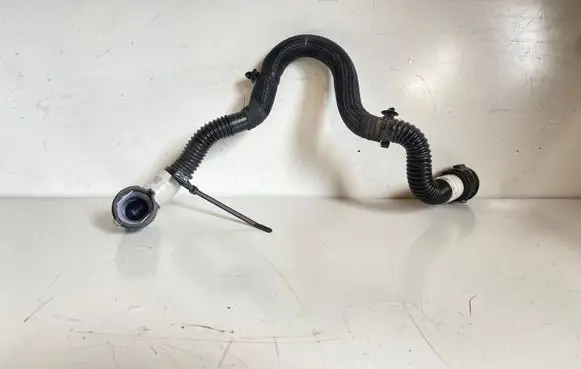 Tesla Model 3 Engine coolant pipe/hose 1077594