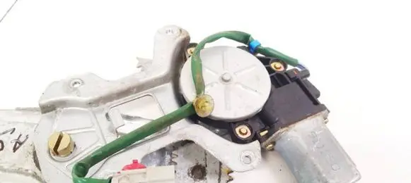 Honda CR-V Front door window regulator motor