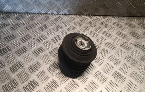 Engine mount bracket