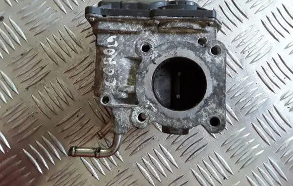 Toyota Corolla E120 E130 Throttle valve 220300D020