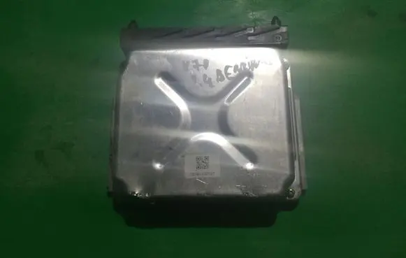 Volvo V70 Engine control unit/module 1928403486D