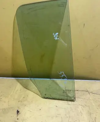 Renault Modus Rear door window glass E943R-000015