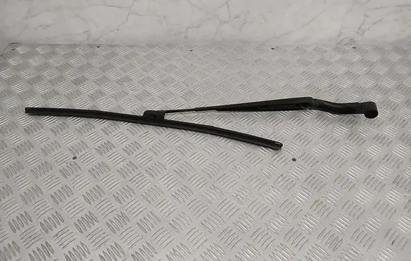 Nissan Leaf II (ZE1) Front wiper blade arm 
