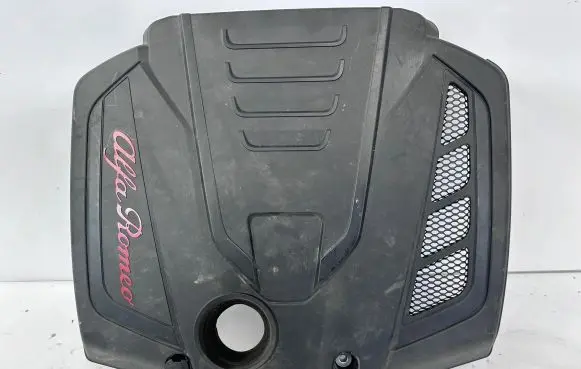 Alfa Romeo Stelvio Engine cover (trim)