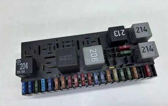 Audi Cabriolet B3 8G Fuse module 443941822B
